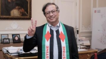 بيترو يدعو أوروبا وأميركا اللاتينية لتعليق اتفاقيات الدفاع مع “إسرائيل”