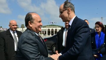 رئيس وزراء جمهورية صربيا يغادر الجزائر