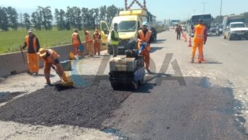 جلاوي.. عمليات صيانة متواصلة لتعزيز جاهزية الطرق السيارة