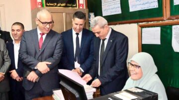 خلفان يعطي إشارة انطلاق عملية المراجعة الاستثنائية للقوائم الانتخابية