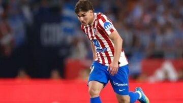 وكيله: انتقال ألفاريز إلى برشلونة كذب في كذب