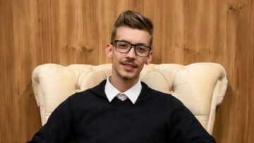 عتبي ريان “يطلّق” الغناء ويسلك درب الانشاد الديني