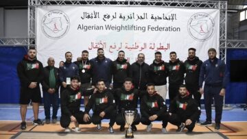 أكابر مولودية الجزائر يتوجون باللقب