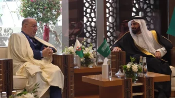 بلمهدي يجتمع بوزير الحج والعمرة السعودي بالمدينة المنورة