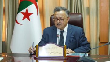 مشروع “أدرس بالجزائر” و”المسرح الجامعي الإفريقي” على طاولة البحث