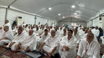 في خطبة عرفة.. الدعوة إلى الاقتداء بسنة النبي والتحلي بقيم الأخوة والتسامح
