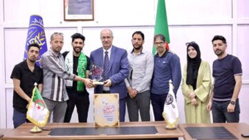 الفرقة المسرحية لجامعة “جيلالي اليابس” تهدي الجزائر جائزتين مرموقتين