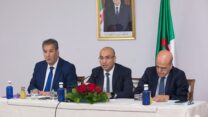 شايب يترأس اجتماعا بسفارة الجزائر بمدريد حول تحسين الخدمات القنصلية للجالية