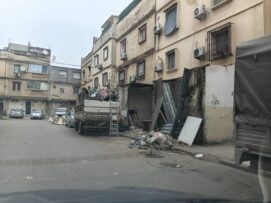 التخلص من الزيادات العشوائية في البنايات والقضاء على إحتلال الأرصفة بالحراش