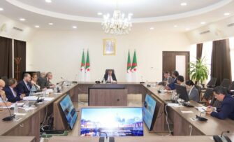 وزير الأشغال العمومية يتابع وتيرة صيانة الطريق السيّار شرق–غرب