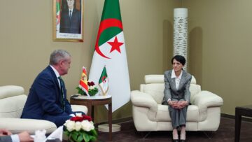 رئيسة المحكمة الدستورية تلتقي بقاضي المحكمة الدستورية لمملكة إسبانيا