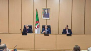 اجتماع تنسيقي بين وزارة التجارة الخارجية والبنوك لتعزيز مرافقة المتعاملين الاقتصاديين