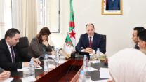 وسيط الجمهورية يؤكد ضرورة تحديث الإدارة وتقريب الخدمة من المواطن