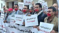 صورة معبرة عن تقرير سنة 2025-2026  يرسم صورة قاتمة عن واقع الصحافة بالمغرب