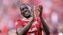 ليفربول يدرس تعويض الرحيل المحتمل لكوناتي