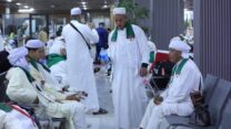 حج 2026: مغادرة أول فوج من الحجاج من مطار وهران الدولي إلى البقاع المقدسة