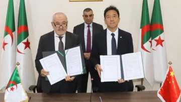 التوقيع على مذكرة تفاهم لإنشاء شركة مختلطة جزائرية-صينية مكلفة بإنجاز أشغال جرف الموانئ الوطنية