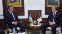 رزيق يتباحث آفاق التعاون الاقتصادي والتجاري مع سفير أوزبكستان لدى الجزائر