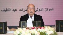 صورة معبرة عن الرئيس تبون يشرف على مراسم الاحتفال باليوم العالمي لحرية الصحافة