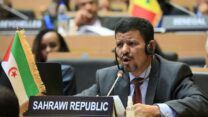 صورة معبرة عن وزير الخارجية الصحراوي:”الحل مرهون بموافقة الشعب الصحراوي “