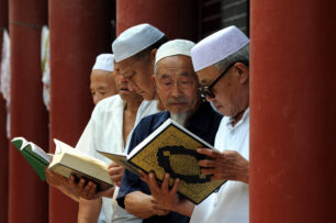 إن الله لا ينظر إلى صوركم