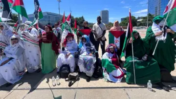 الوفد البرلماني الصحراوي يختتم زيارته إلى سويسرا بوقفة تضامنية أمام الأمم المتحدة بجنيف