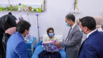 والي البليدة يشارك اطفال المركز الاستشفائي محمد يزيد الاحتفال بيومهم العالمي 