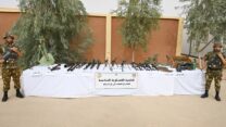 الجيش الوطني الشعبي يسترجع كمية معتبرة من مختلف الأسلحة والذخيرة بإن قزام