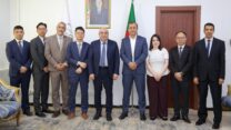 صورة معبرة عن بحث آفاق تعزيز الرقمنة وتوظيف الذكاء الاصطناعي بالتعاون مع مجمع “هواوي”