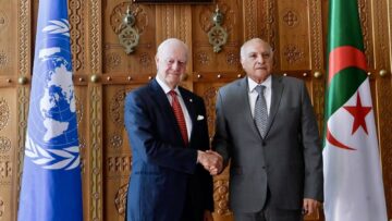 عطاف يستعرض مع دي ميستورا المساعي الرامية للدفع قدما بالمسار التفاوضي حول قضية الصحراء الغربية