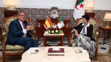عسلاوي تستقبل السفير الإسباني لدى الجزائر
