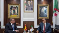 صورة معبرة عن رزيق يتباحث آفاق التعاون الثنائي مع سفير المملكة الإسبانية لدى الجزائر