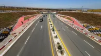 صورة معبرة عن في الذكرى الـ64 للاستقلال.. إطلاق واستلام مشاريع طرقية كبرى عبر عدة ولايات