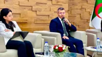 صورة معبرة عن الجزائر تتجه نحو تشجيع المشاريع الاستثمارية ذات الأثر المباشر على النمو الاقتصادي