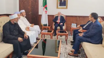 بلمهدي يستقبل الدفعة السادسة من الأئمة الموفدين إلى أكاديمية الأزهر بمصر