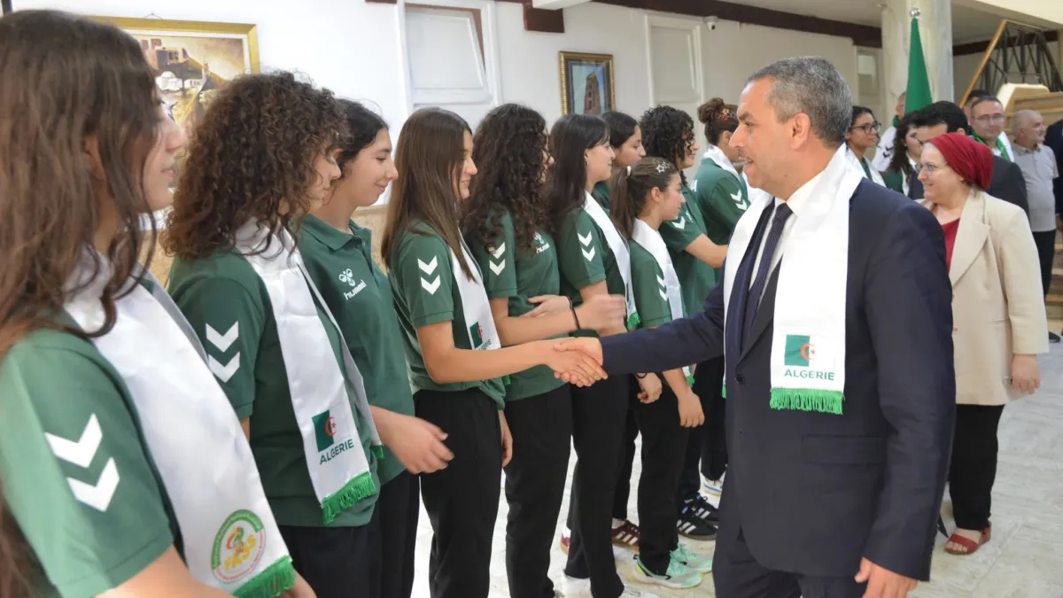 سعداوي يستقبل المنتخب الوطني المدرسي لرياضة الكرة الطائرة