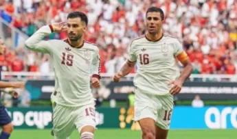لاروخا يواصل تألقه اللافت