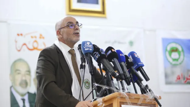 الوقوف إلى جانب الوطن هو مبدأ ثابت