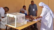 صورة معبرة عن تشريعيات 2 جويلية : انطلاق عملية التصويت عبر المكاتب المتنقلة بتندوف وسط تجند مختلف المتدخلين