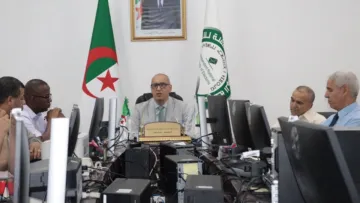 السلطة الوطنية المستقلة للانتخابات: اجتماع حول حصيلة سير عملية اقتراع الجالية الوطنية بالخارج والمكاتب المتنقلة بالجنوب