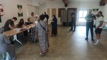 الجالية الجزائرية في الخارج تنتخب