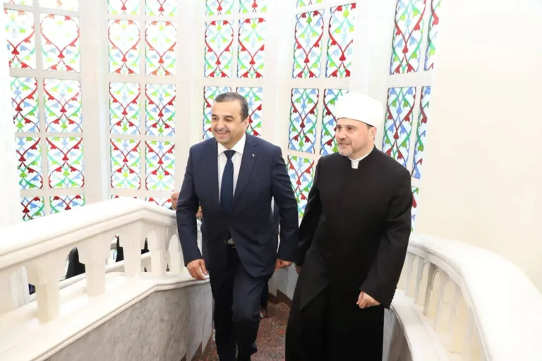 Peut être une image de la Basilique du sanctuaire national de l’Immaculée Conception